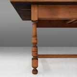 Table à manger en chêne belge du 20ème siècle