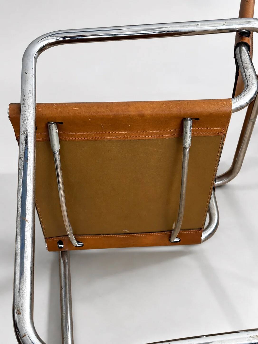 Bauhaus cantilever chair, cognac leather and chrome.