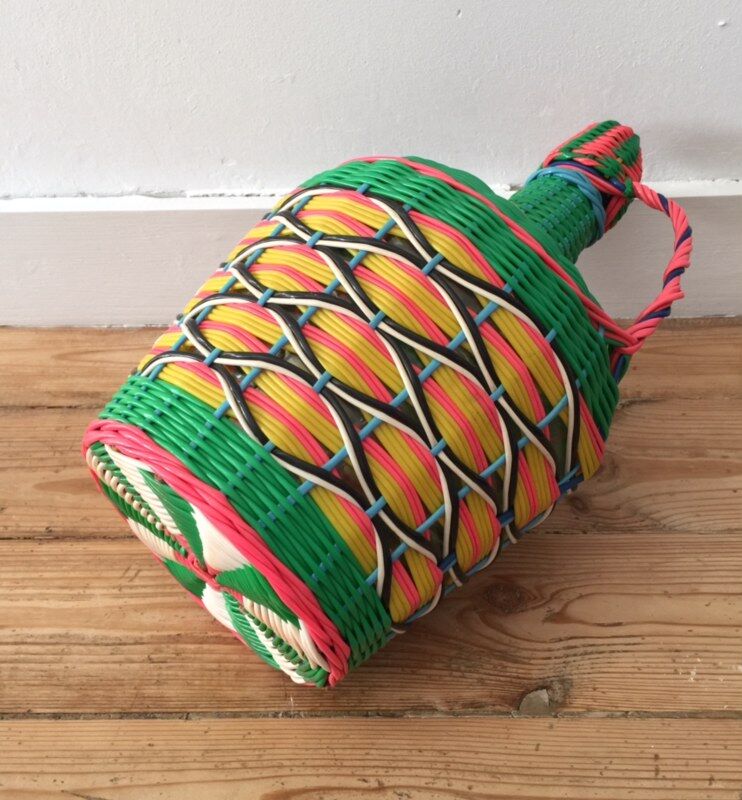 Bottle scoubidou
