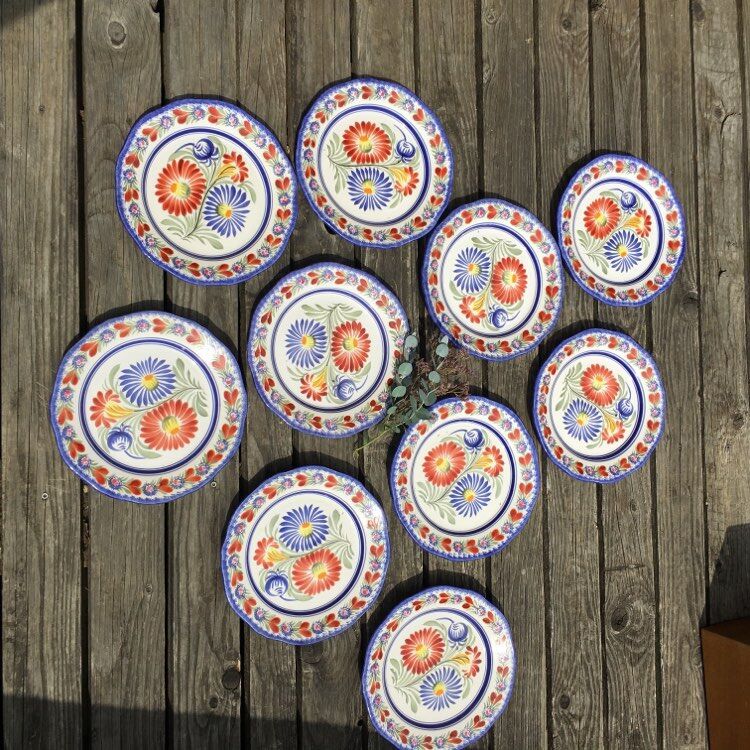 Vintage faience flat plates