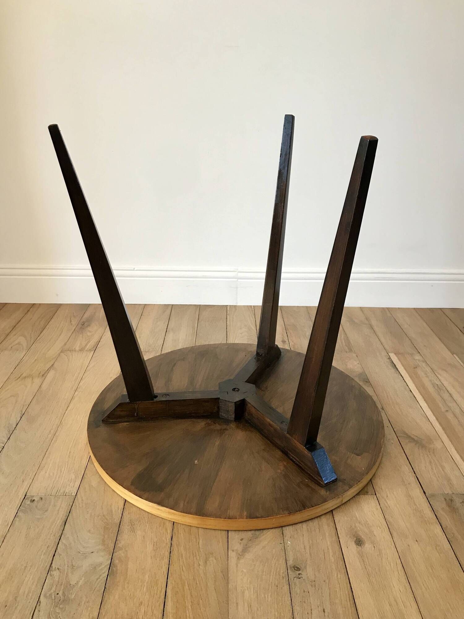 Tripod coffee table in wood and two-tone marquetry Scandinavian design 50s-60s