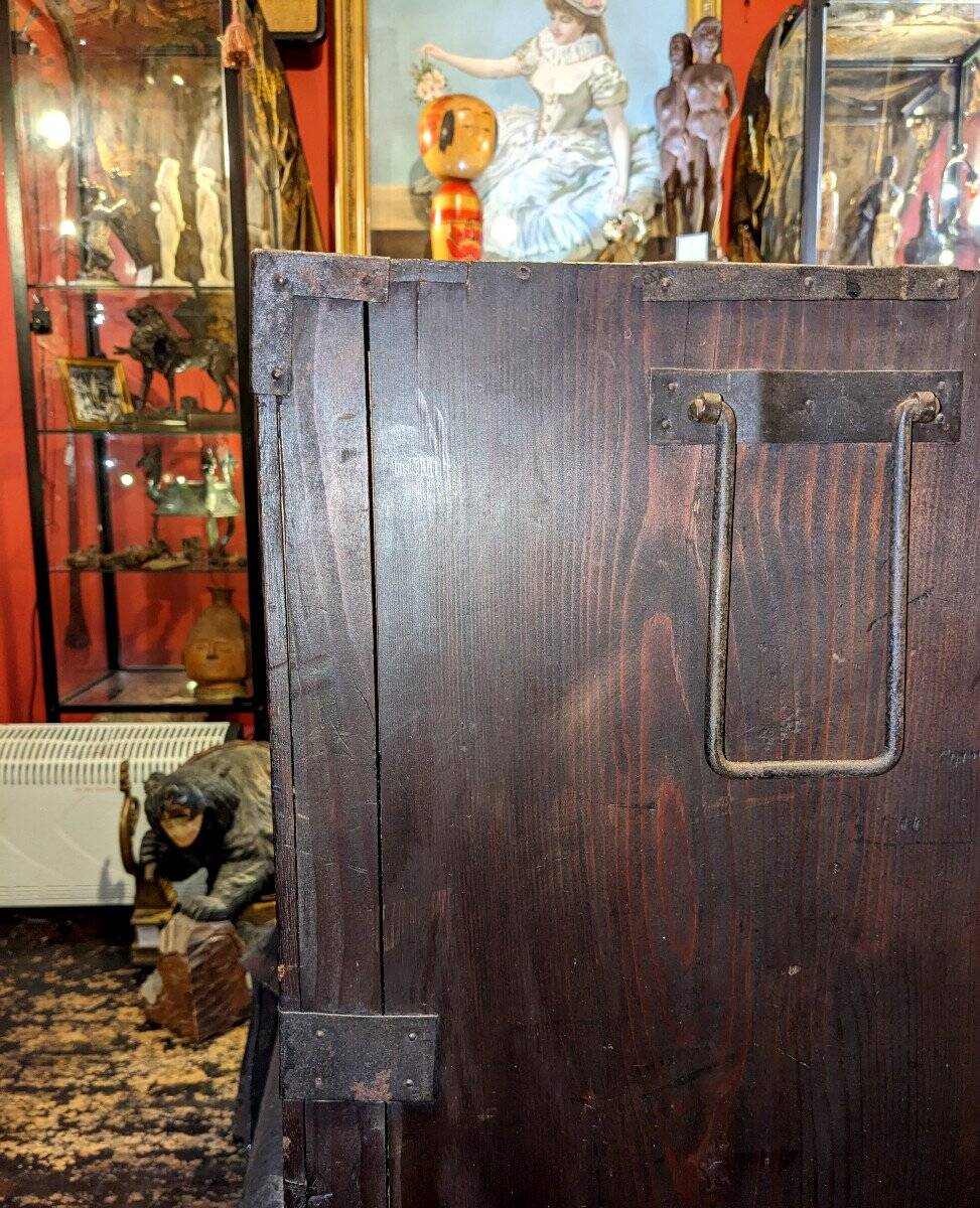 Small low chest of drawers (tansu) Japan, late Edo period circa 1850