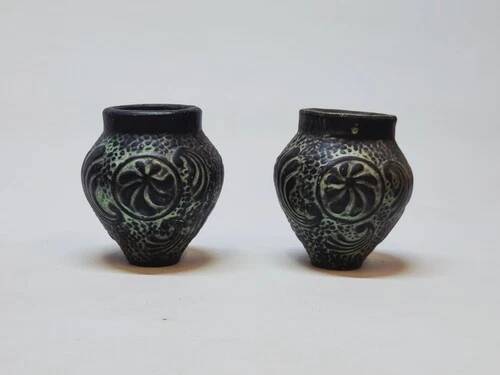 Paire de petits vases décoratifs en terre cuite style grèce antique