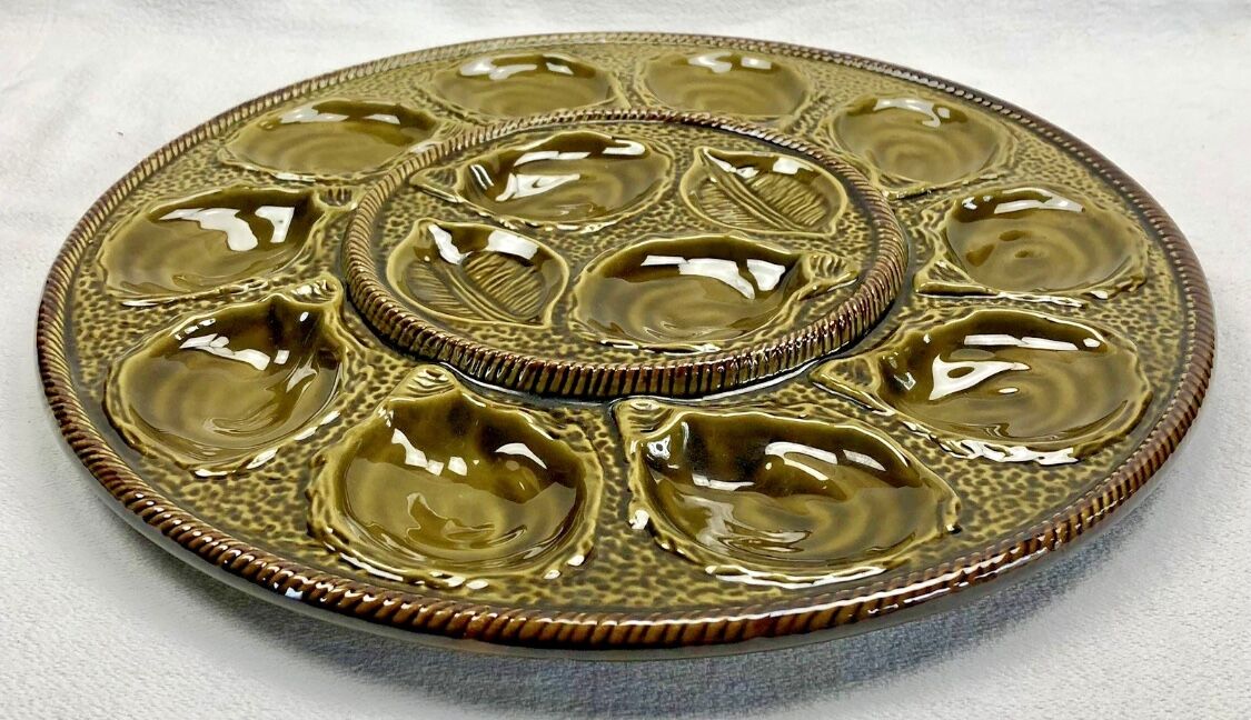 St Clément slipware oyster dish