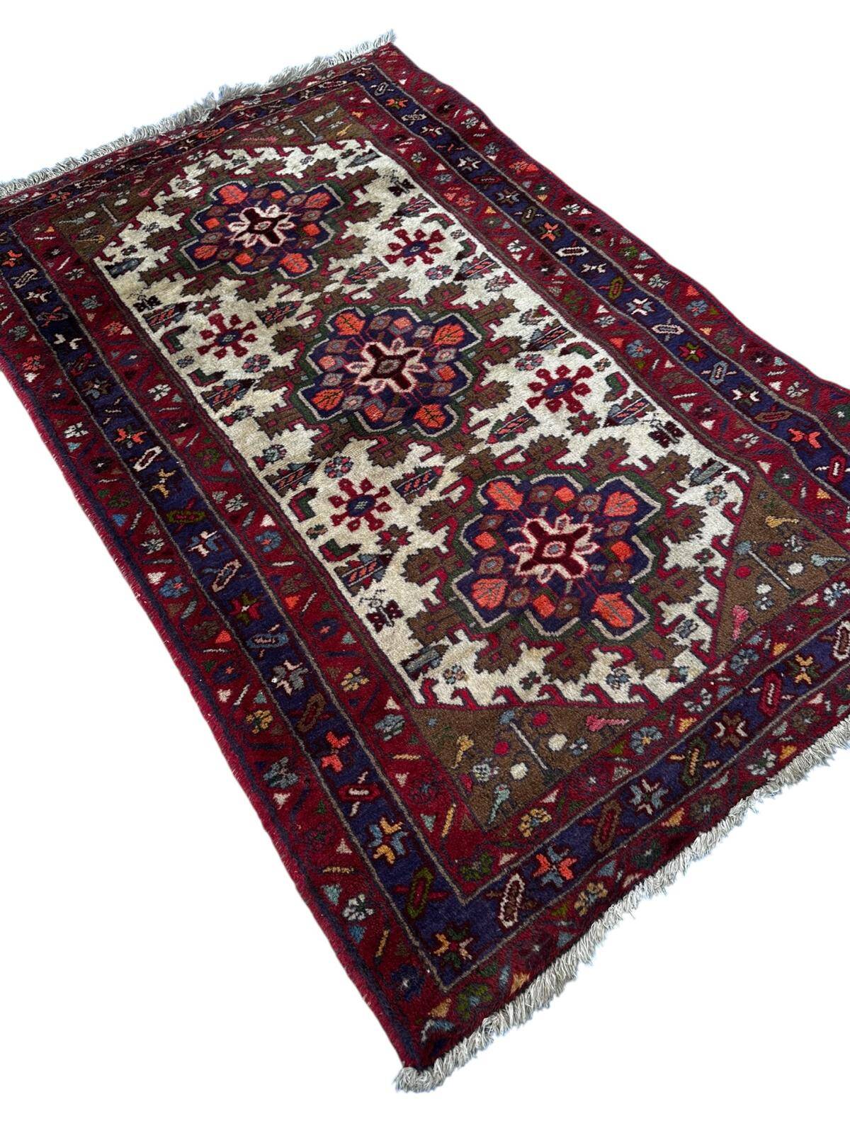 Handmade Persian rug 160cm x 100cm