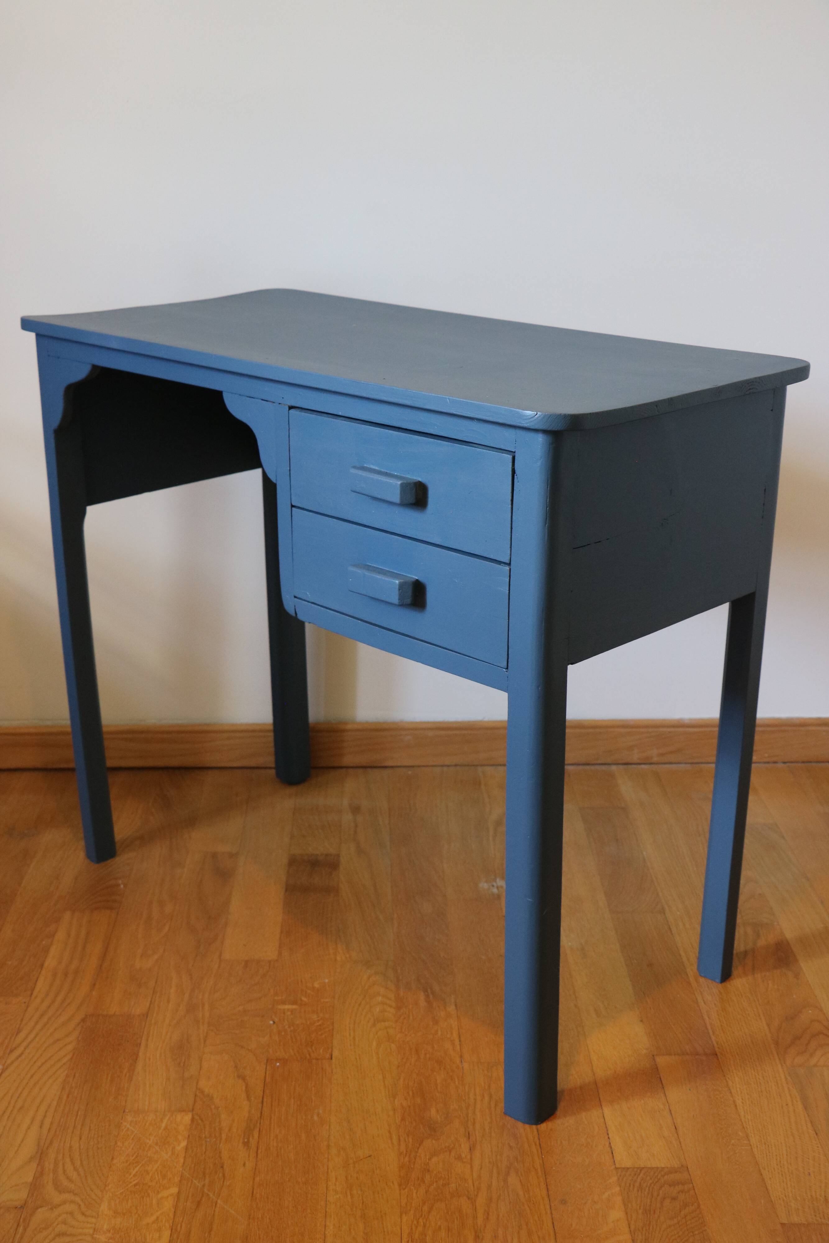 Small desk or vintage dressing table, blue