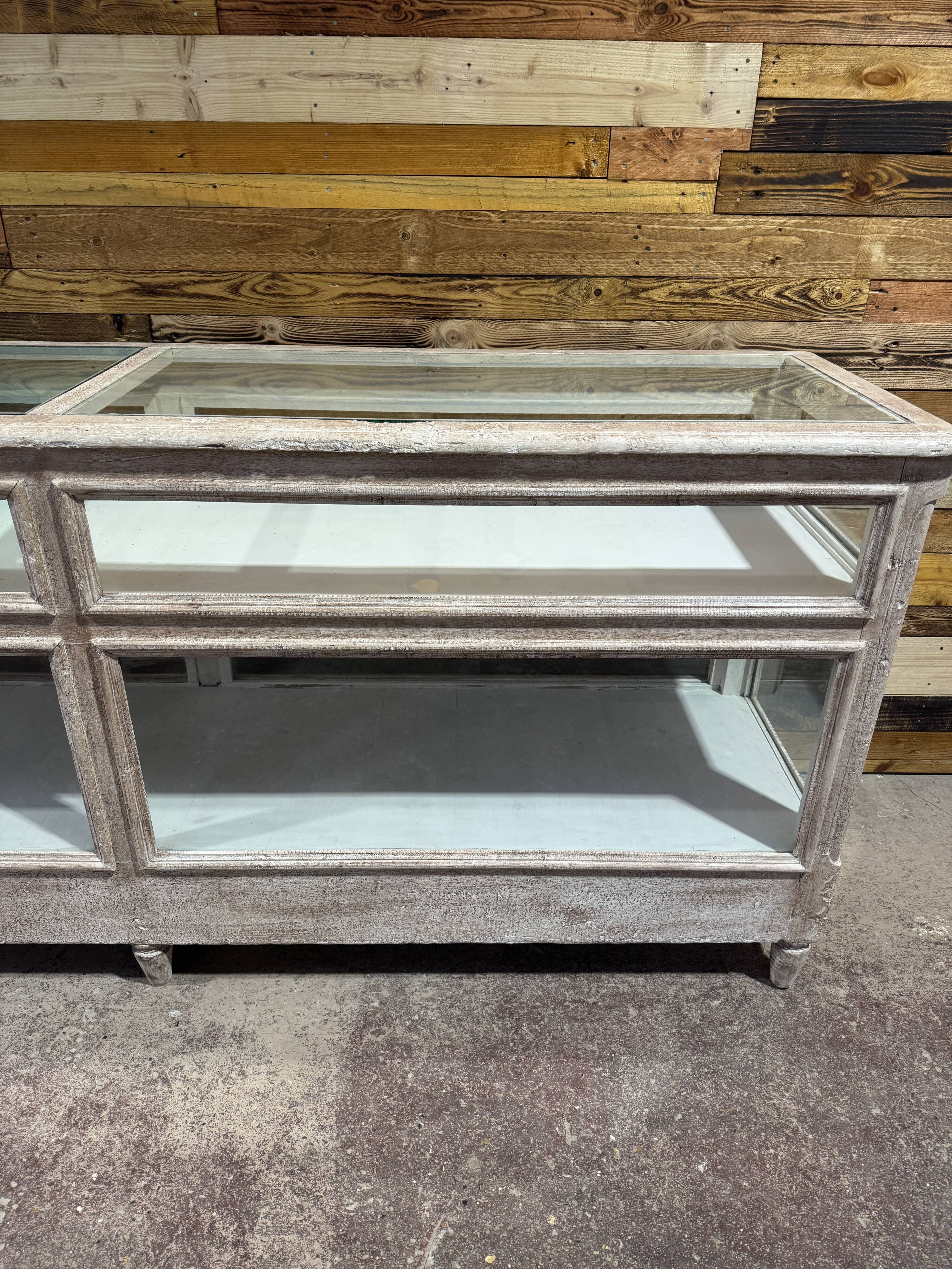 Comptoir de magasin vitré