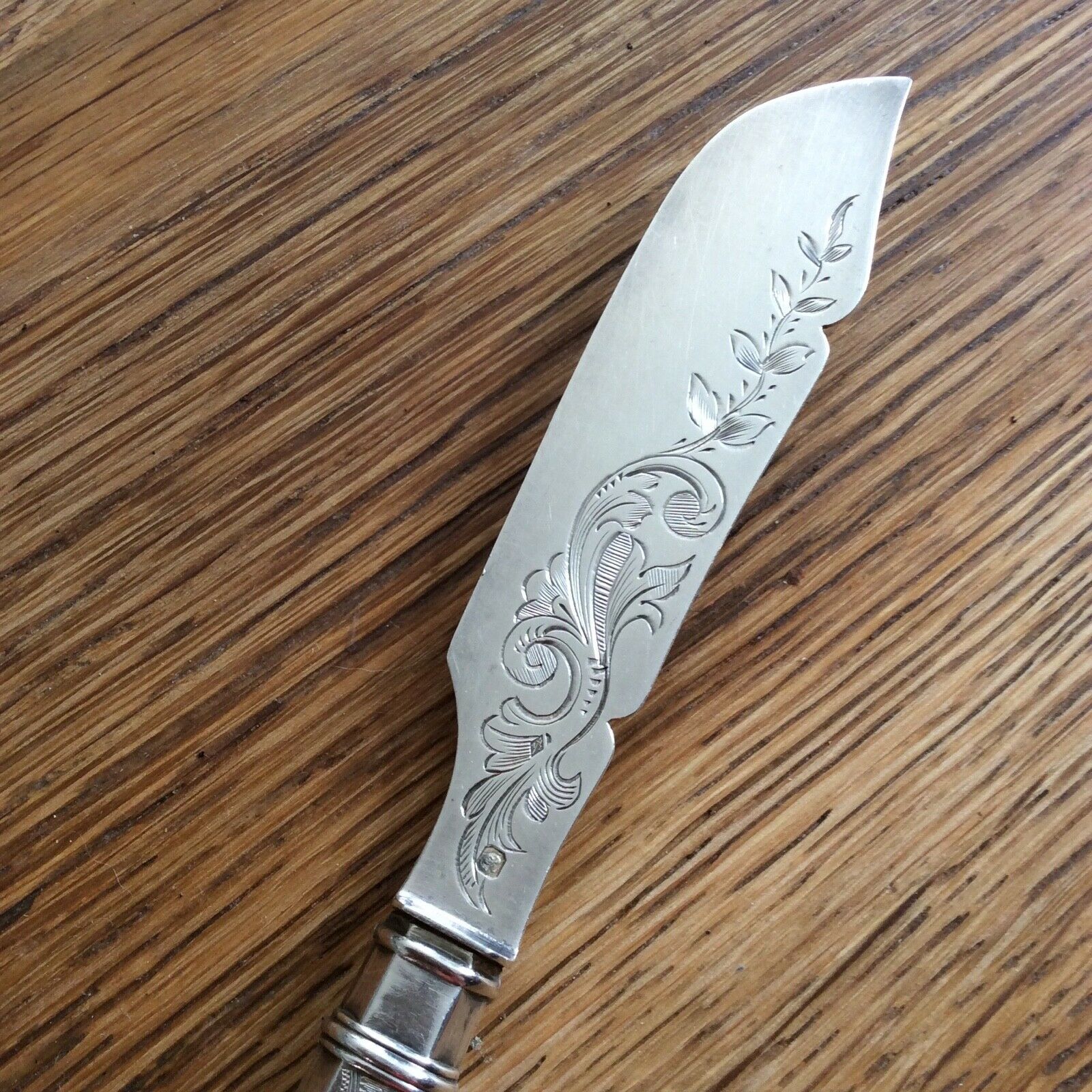 Butter knife blade and handle in silver ecusson virgin monogram