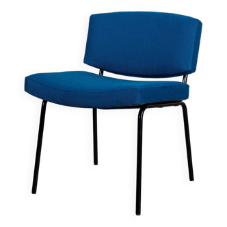 Conseil armchair by Pierre Guariche for Meurop with Kvadrat fabric