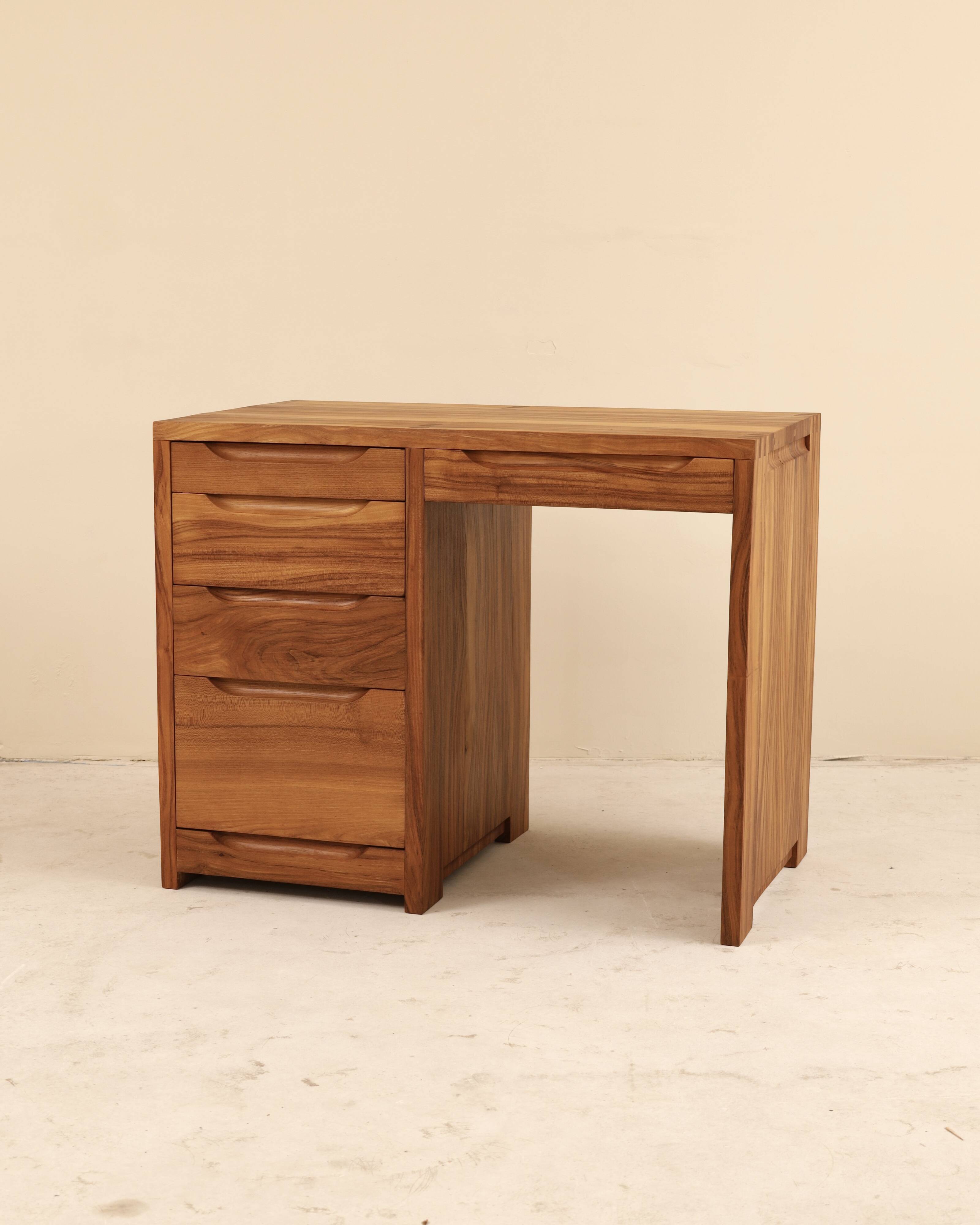 Bureau en orme massif, France, 1990's