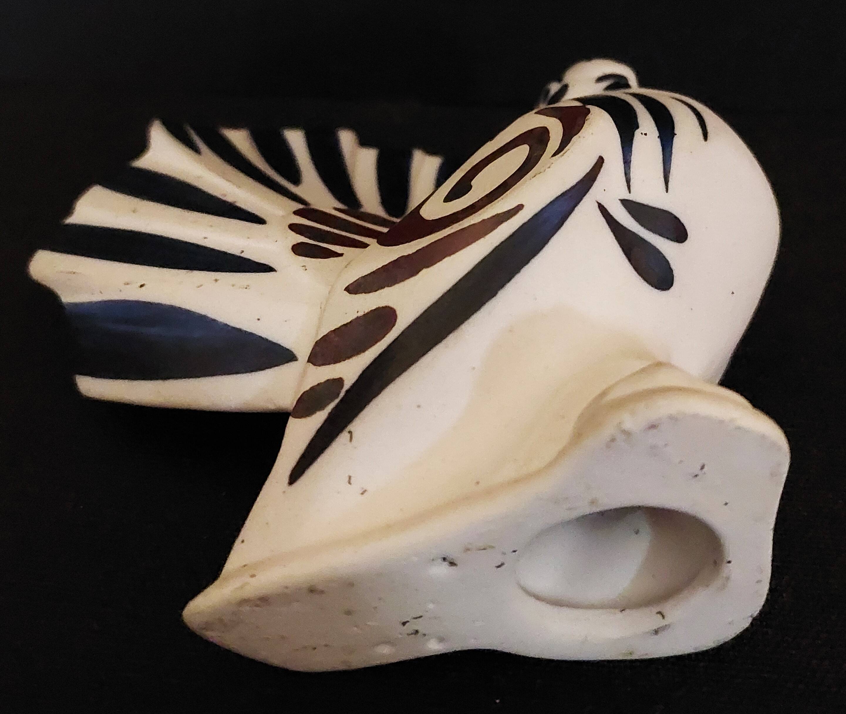 Sandstone subject signed Otero Regal ceramic 20th century bird