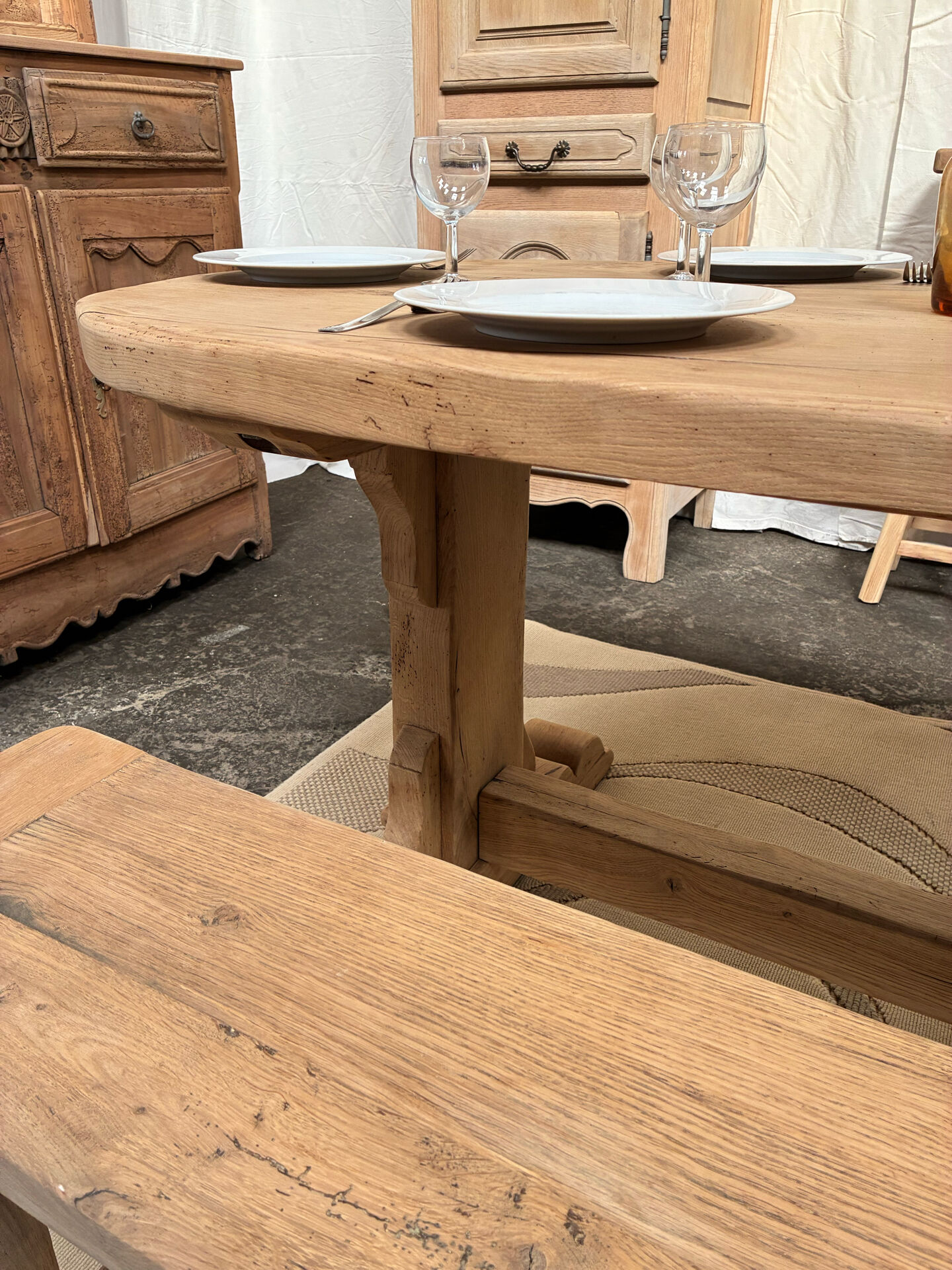 Table de monastère en chêne massif