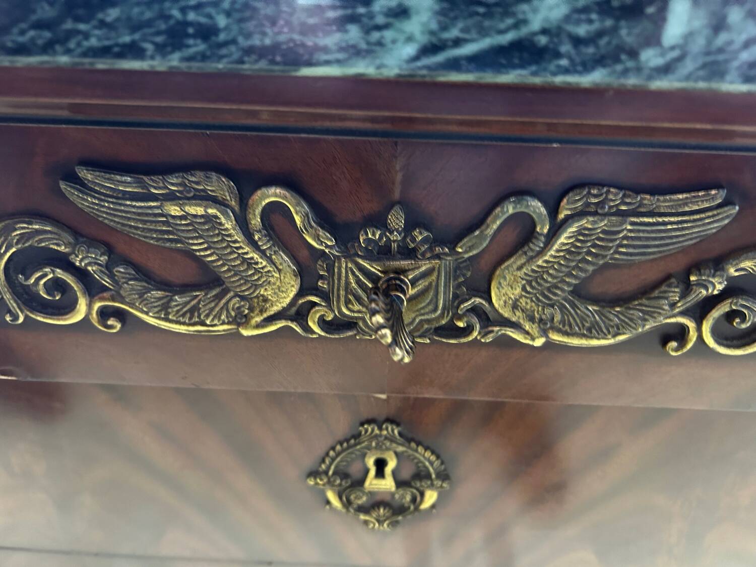 Commode style Empire