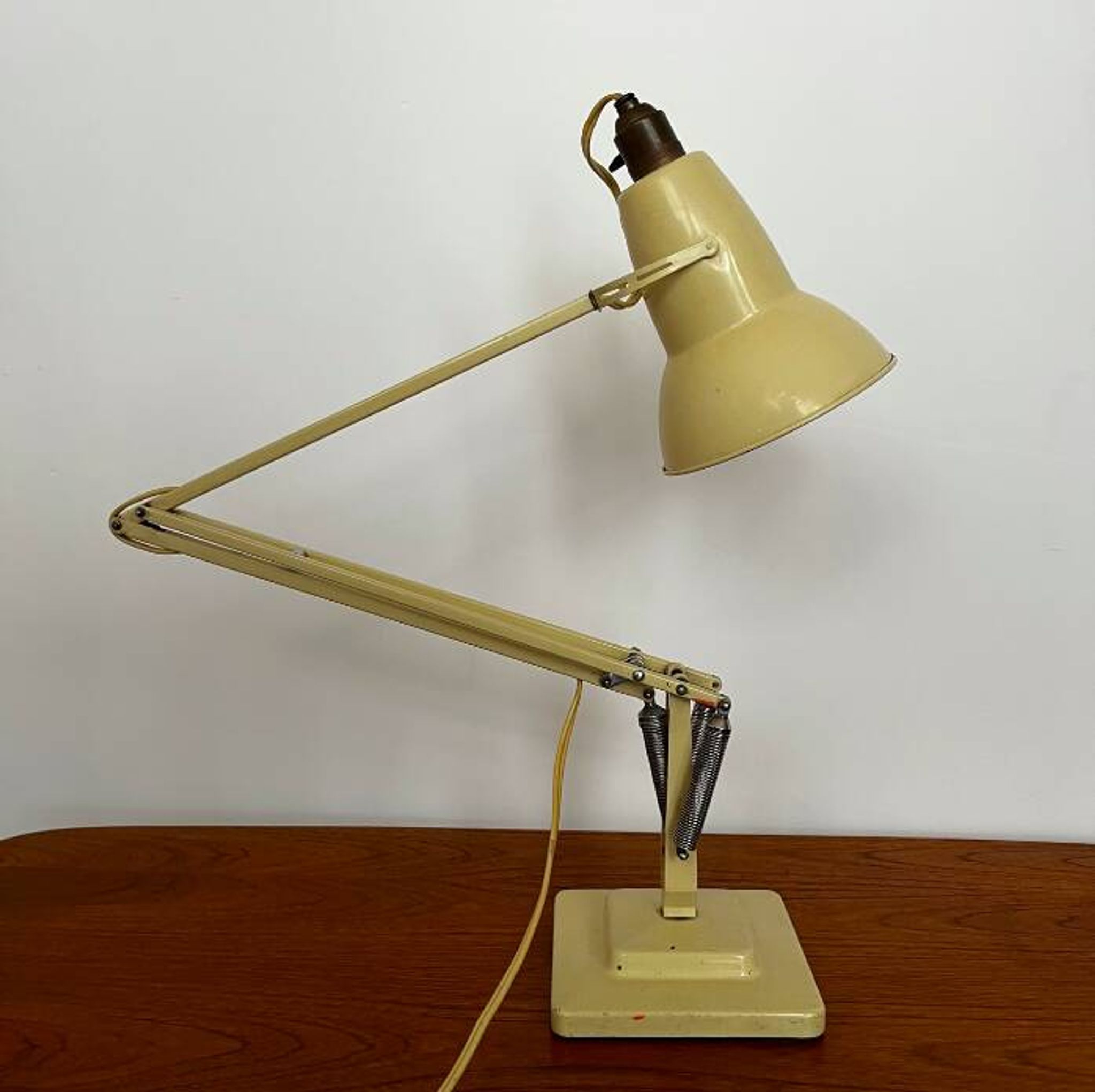 Anglepoise 1227 cream articulated collector's lamp Herbert Terry