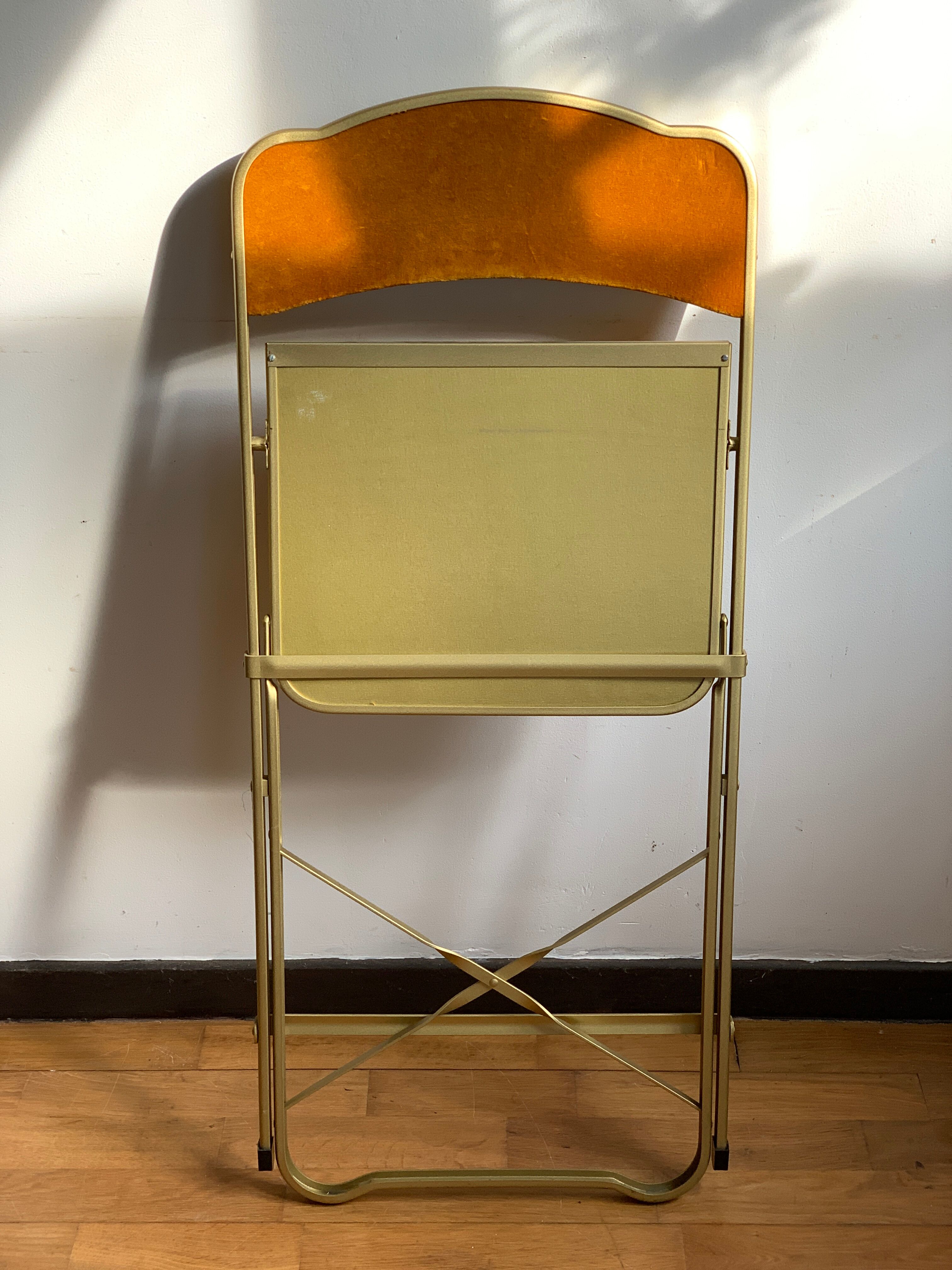 Velvet folding chair