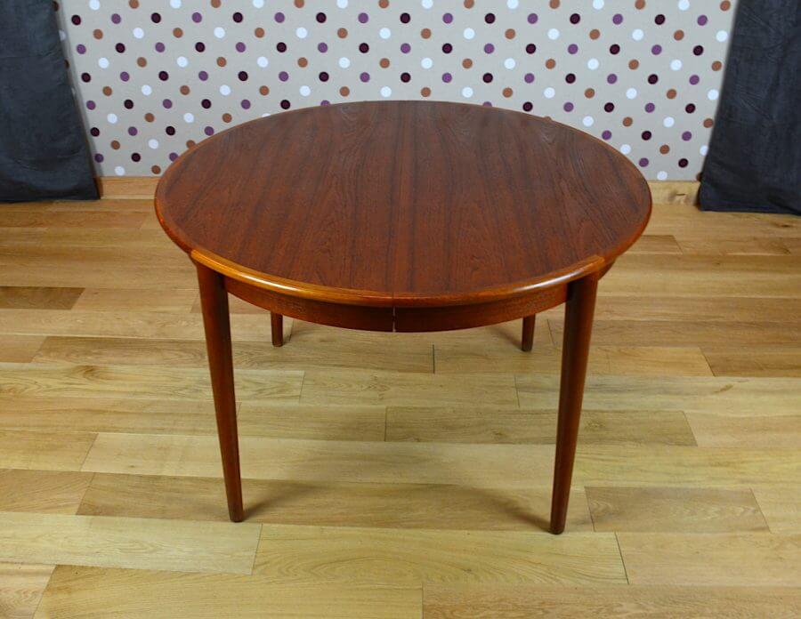 Scandinavian design round table in teak 1960