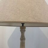 Skated wood lamppost