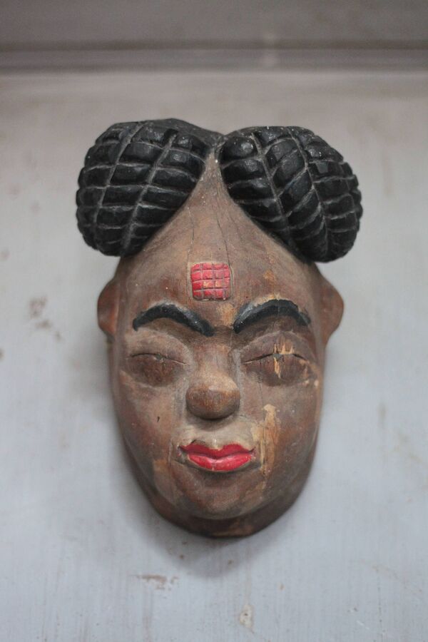 Masque Okuyi ancien, Masque Punu du Gabon bois sculpté, collection, art eth