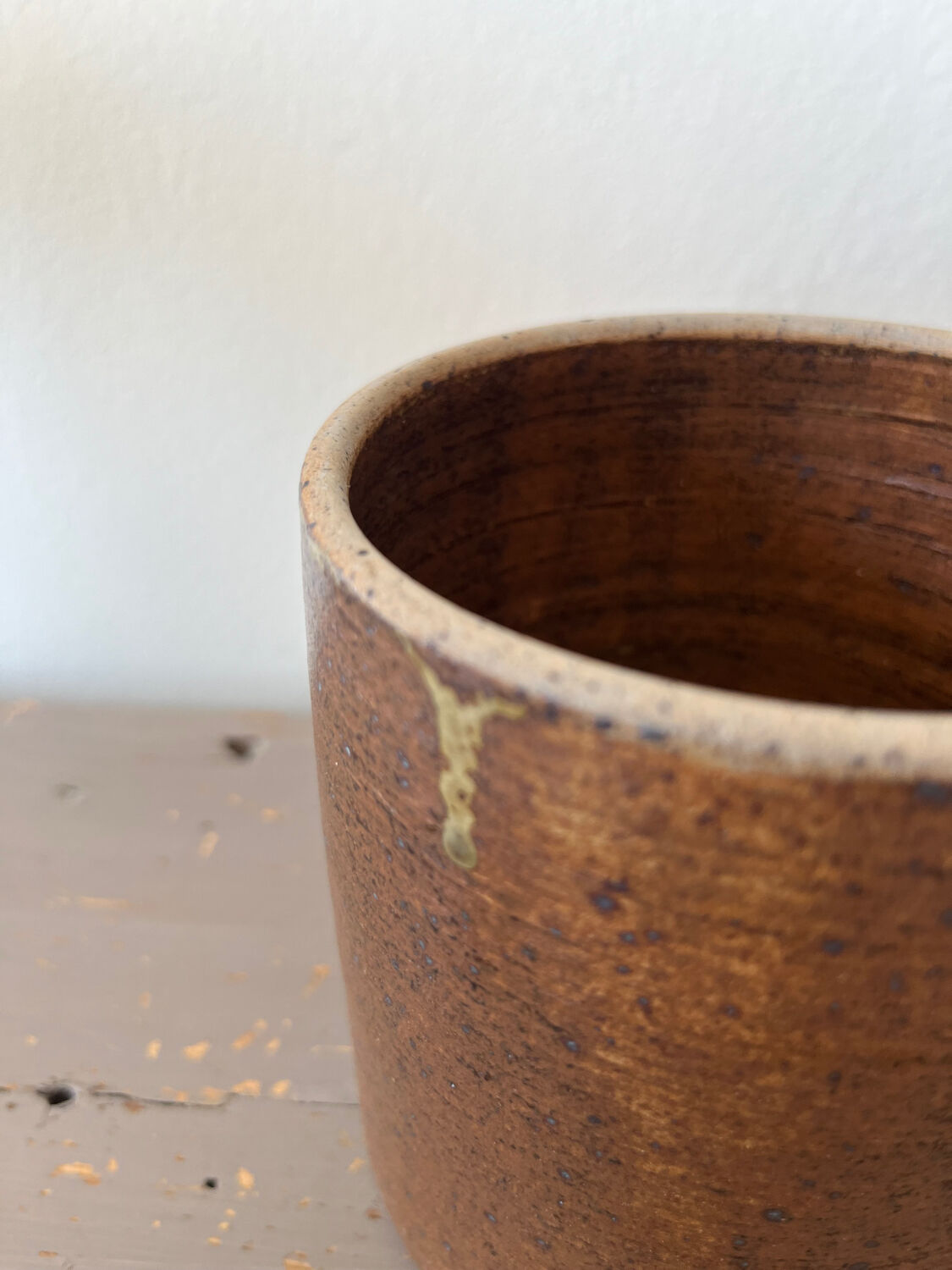 Stoneware pot holder