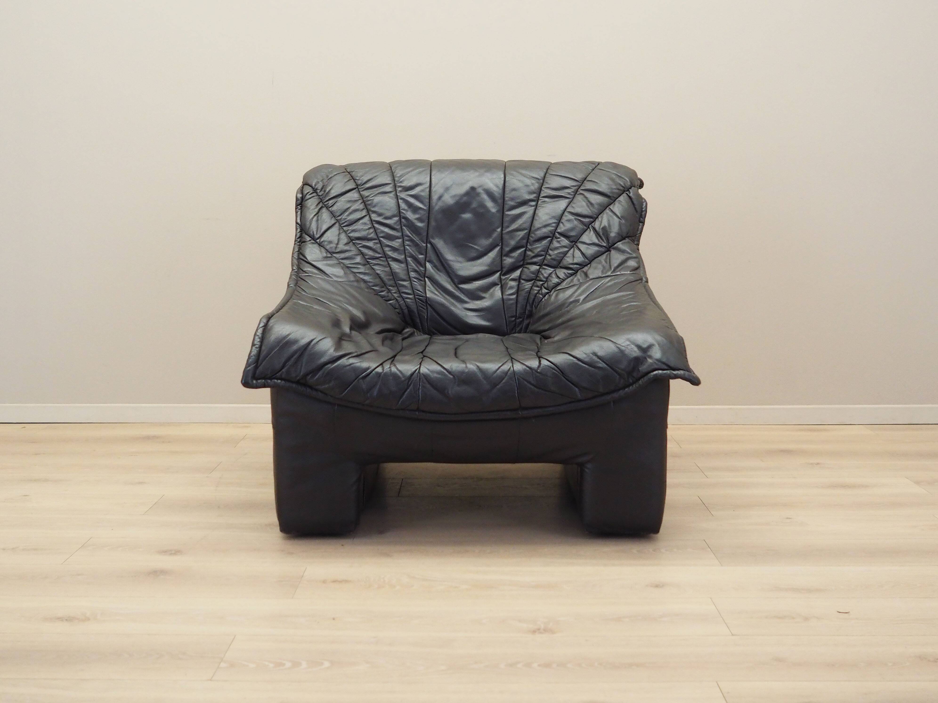Fauteuil en cuir, design italien, années 1960, production : Italie