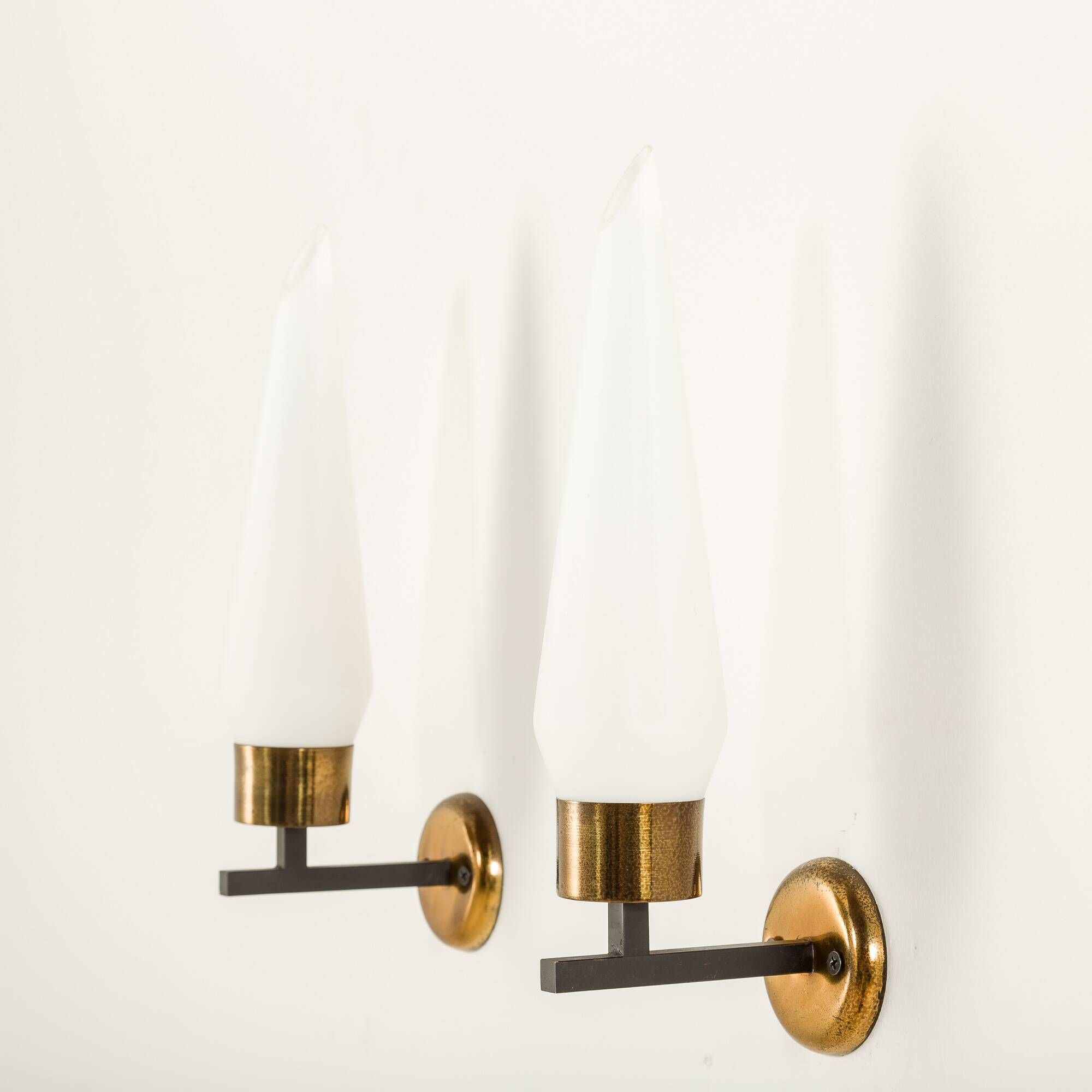 Pair of Italian wall scones in opaline glass and brass, 1960s