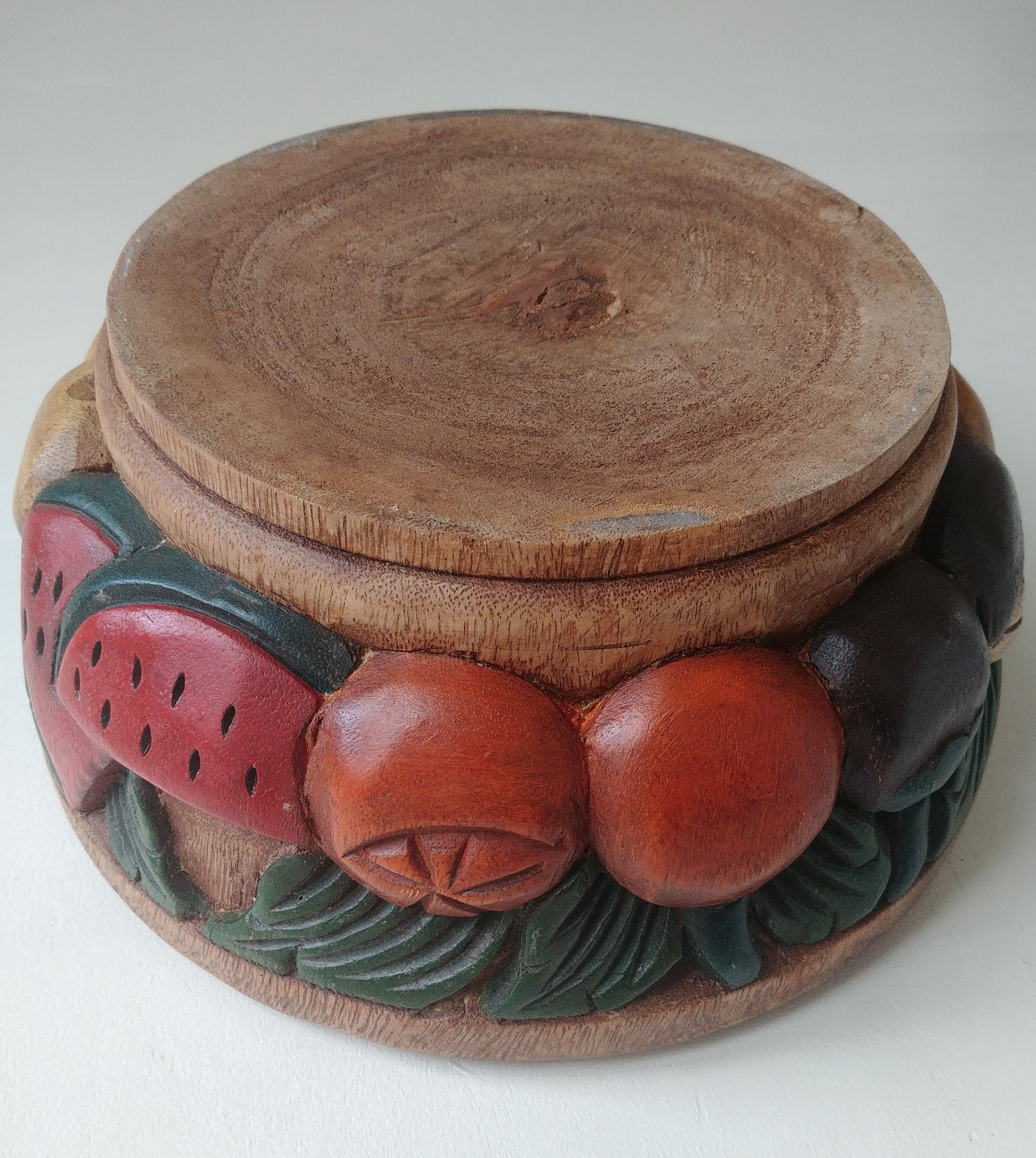 Dish, wooden fruit cut