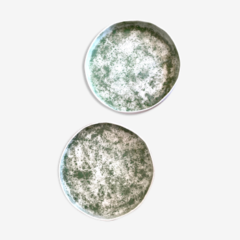 Set of two speckled porcelain plates