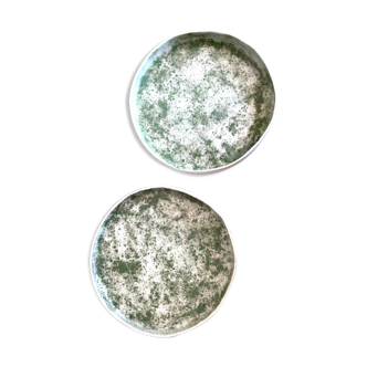 Set of two speckled porcelain plates