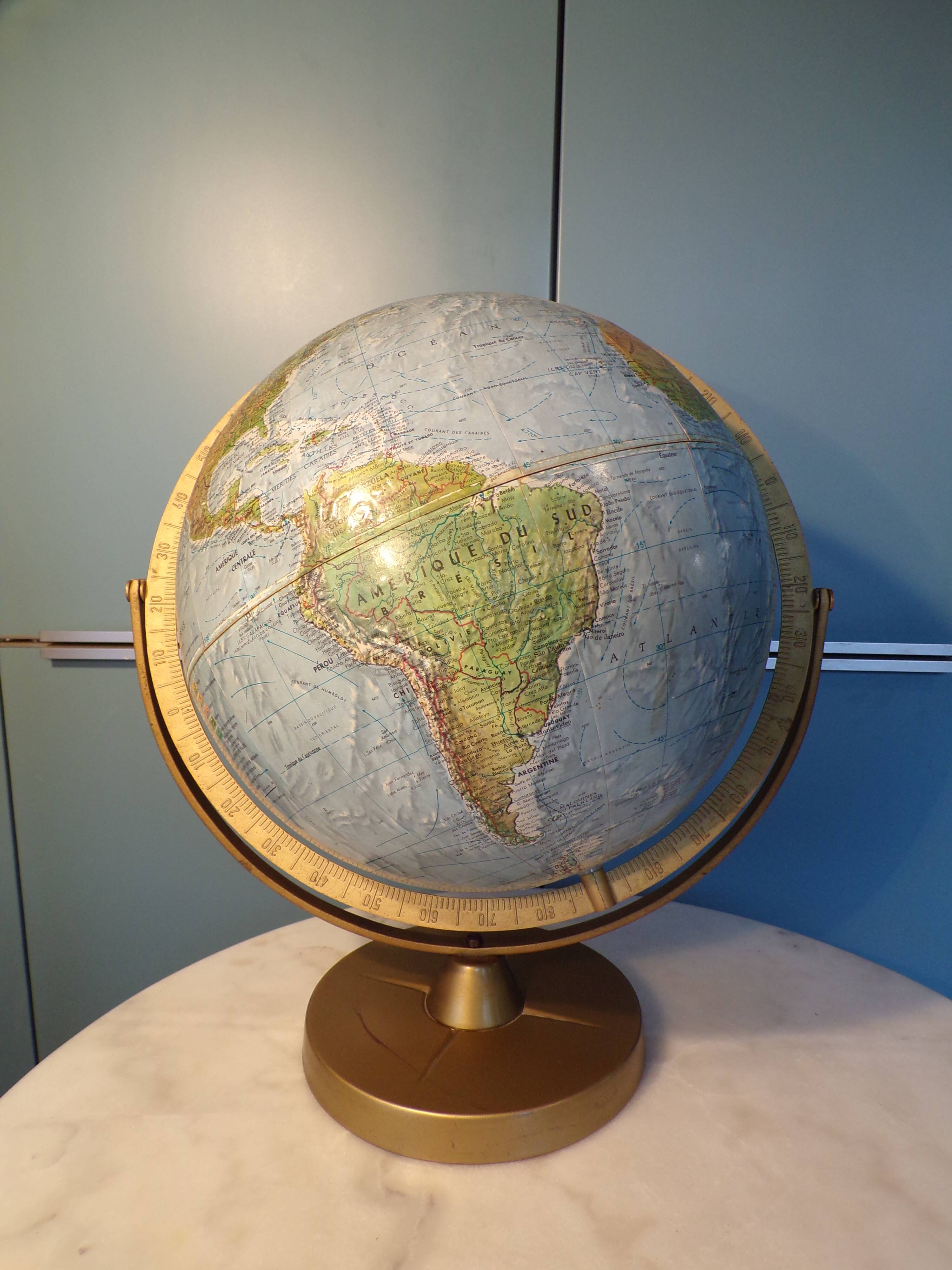 Scan-globe terrestrial globe from the 1960s