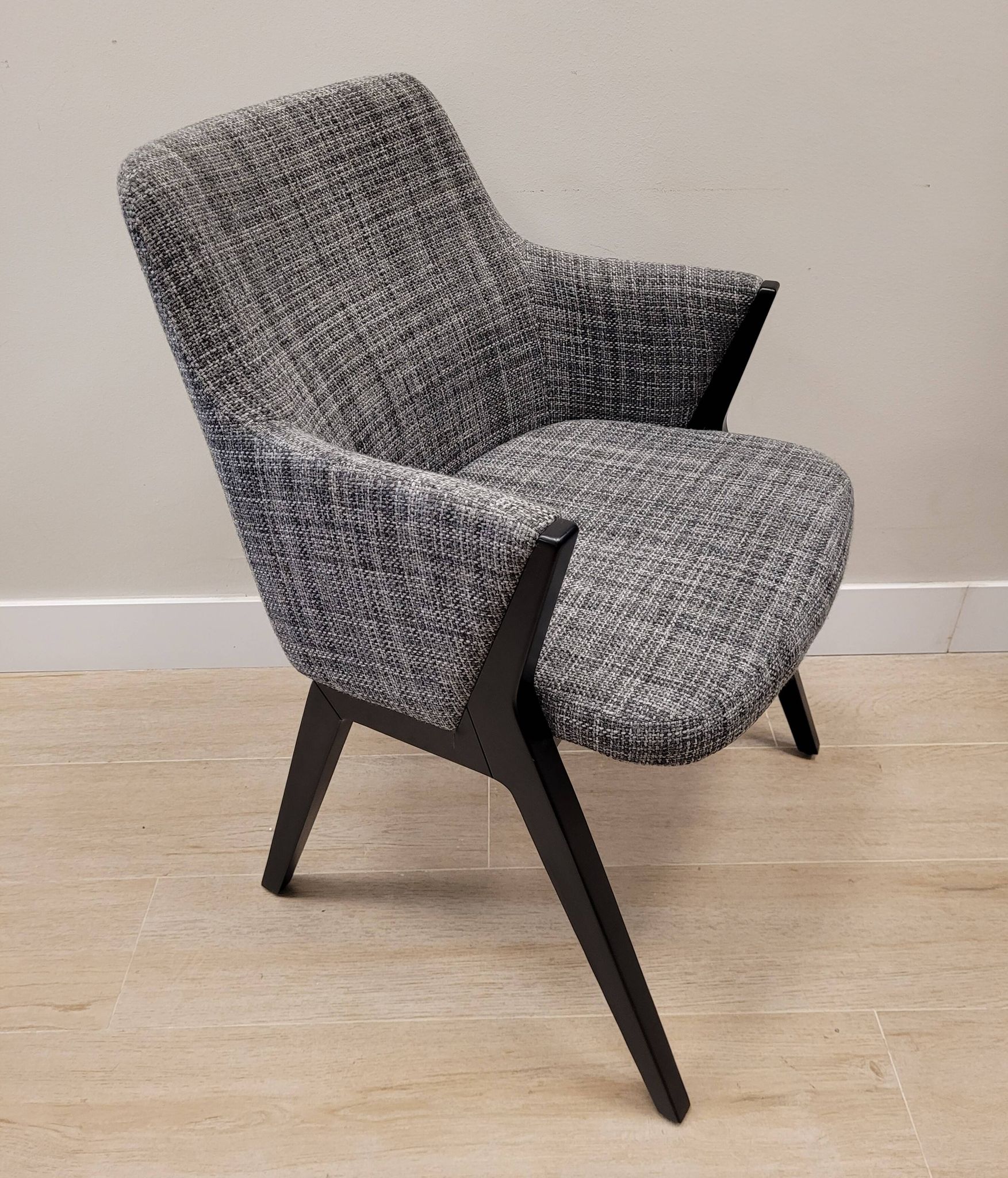 Silla “Kompass” designed by Roberto Tapinassi & Maurizio Manzoni, Roche Bobois,