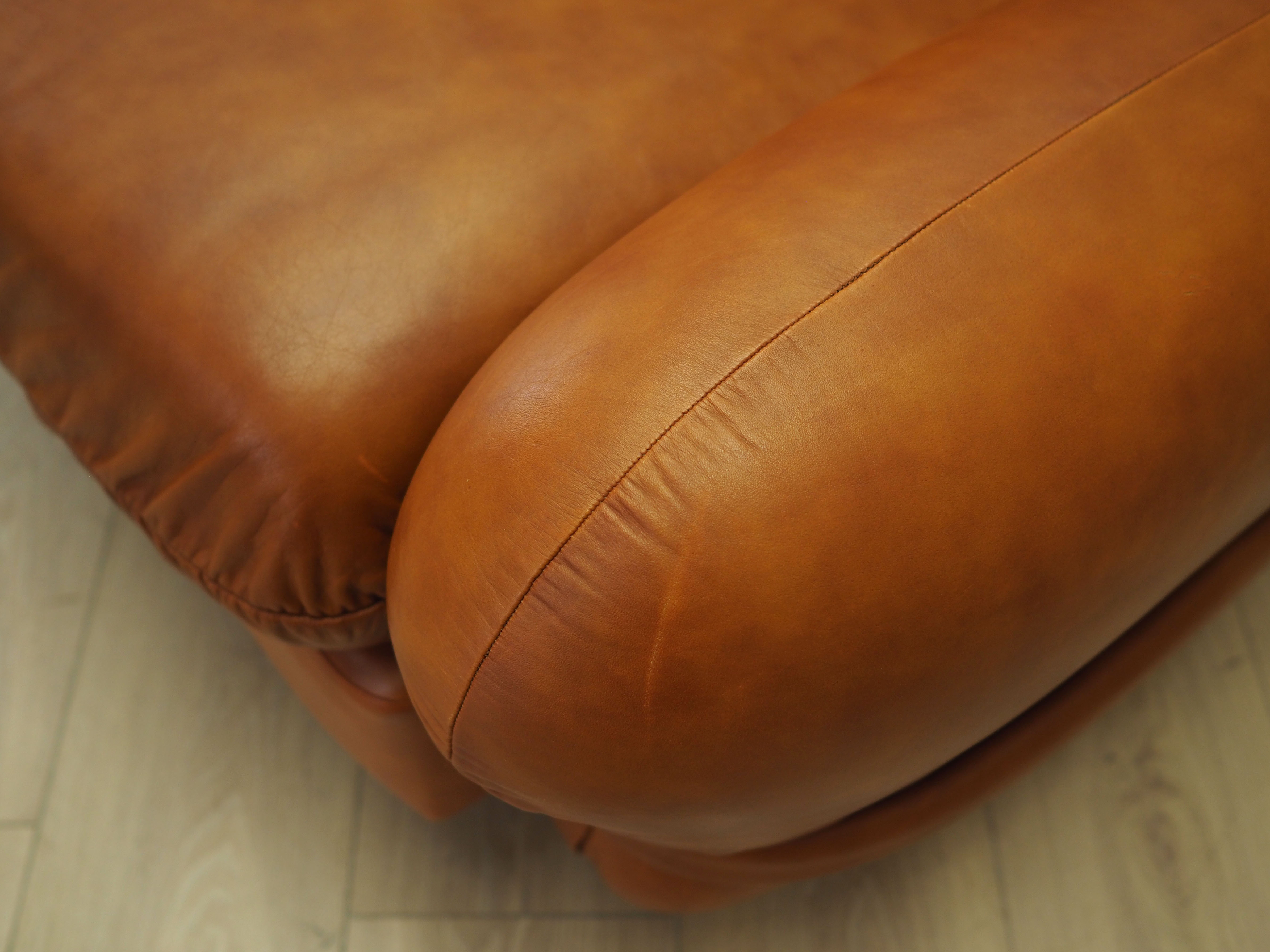 Leather armchair, Italian design, 1970s, production: Italy
