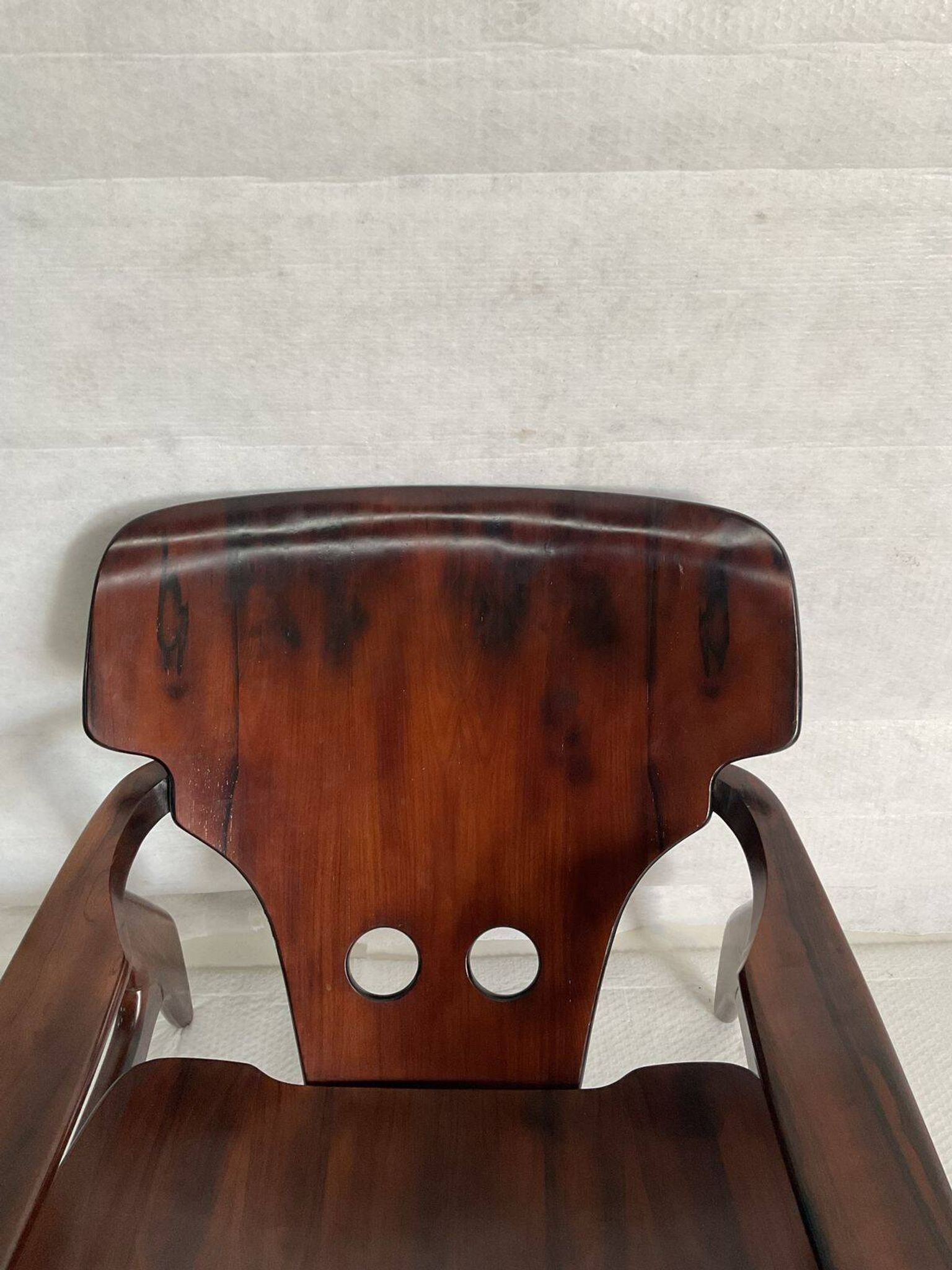 Pair of Diz armchairs, Sergio Rodrigues