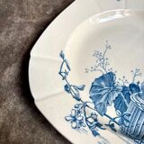 Assiette creuse Gien en terre de fer bleue, service "Oiseaux" vers 1870 n°1