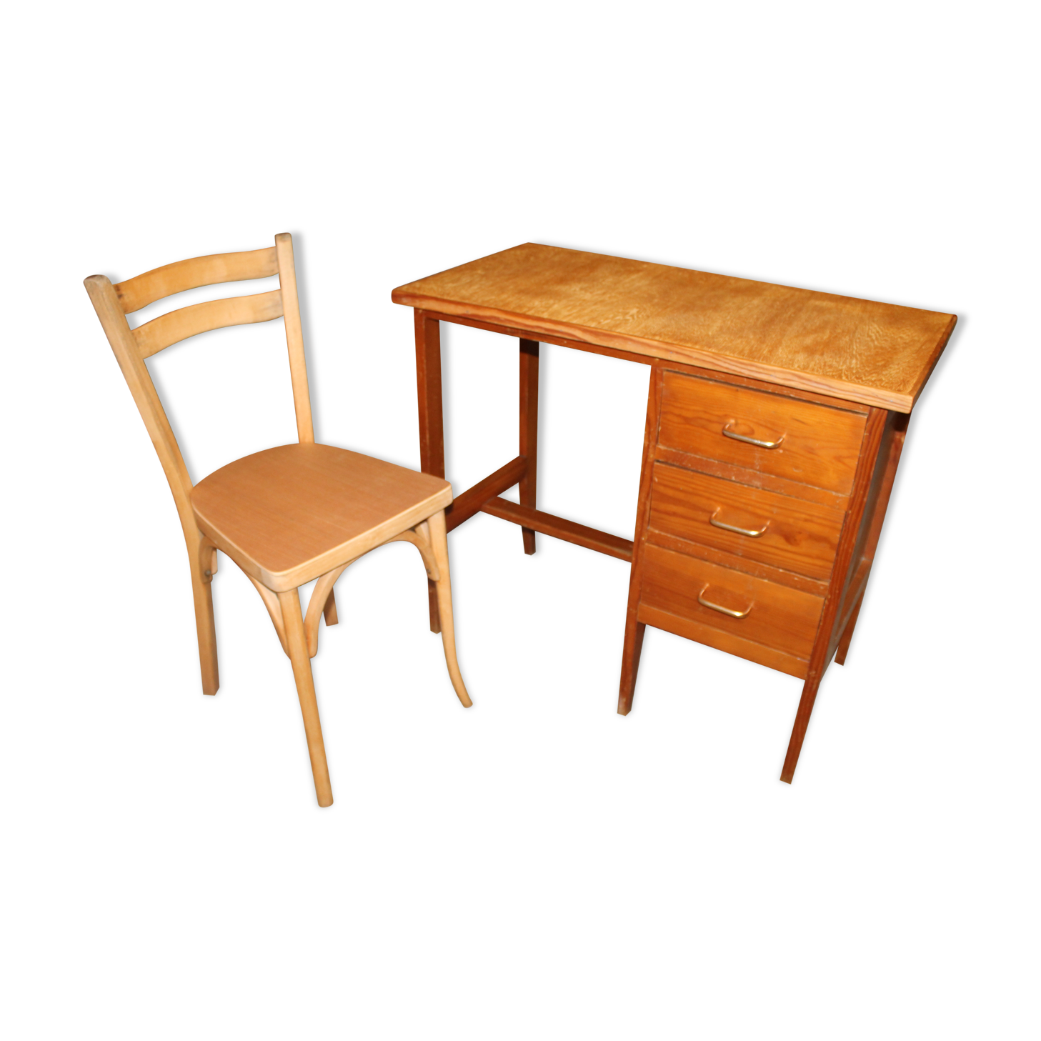 Desk and its baumann chair