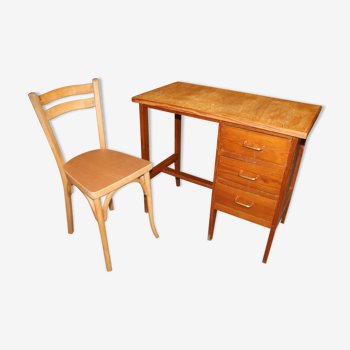 Desk and its baumann chair