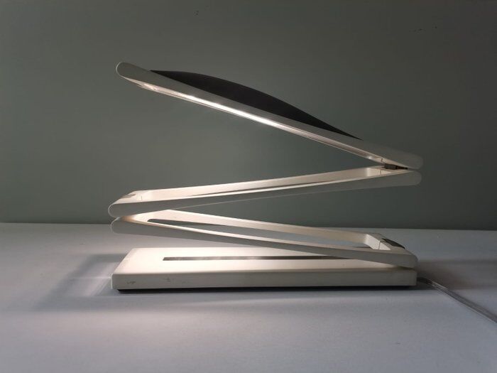 Italian desk lamp "Chain" by Ilaria Marelli for Nemo