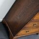Commode anglaise en chêne début XXe siècle