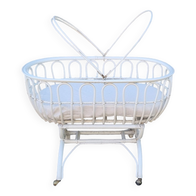Lit berceau bambou rotin à roulettes, blanc, avec anse, vintage, années 60