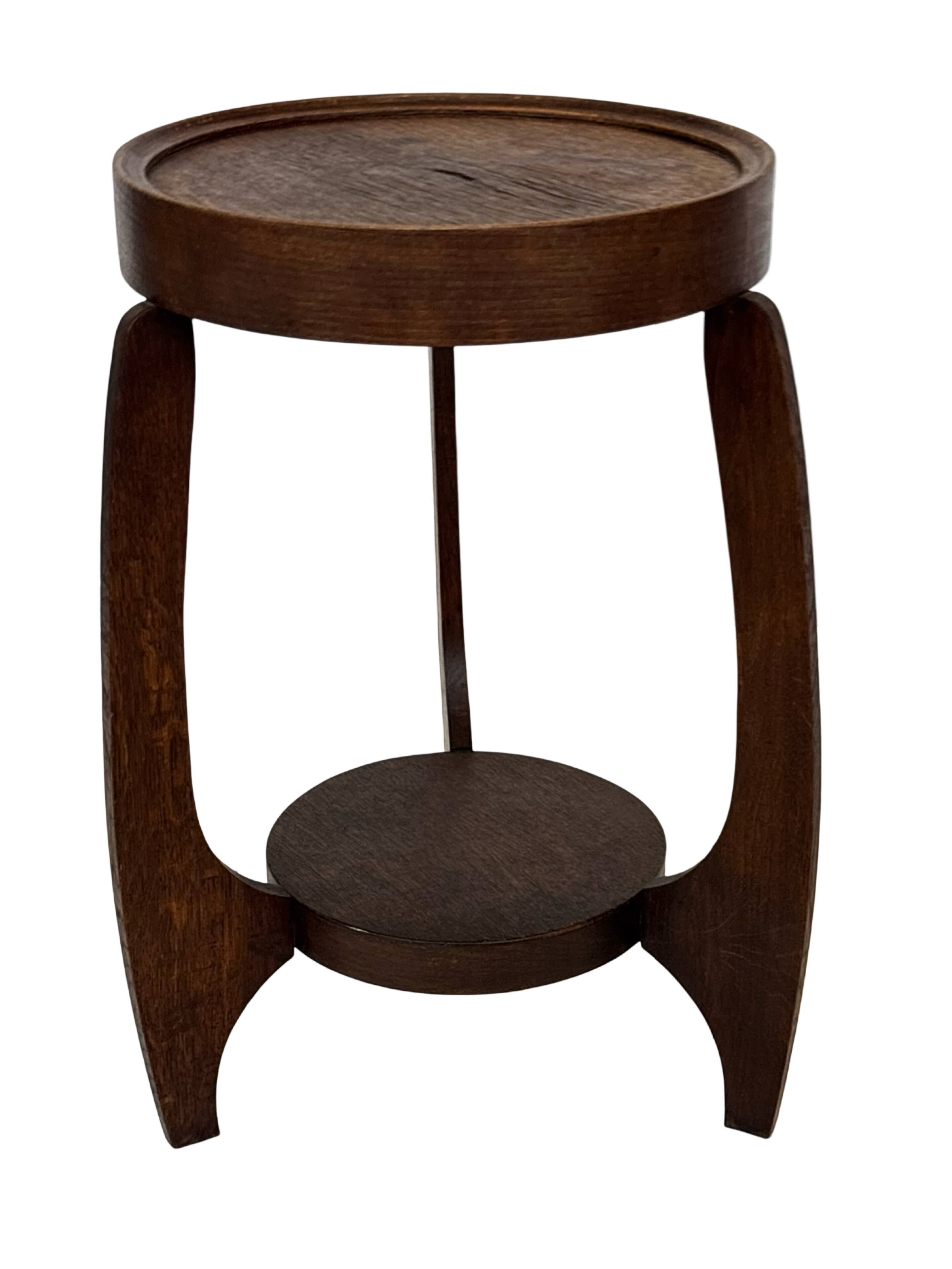 Table d'appoint Art Déco en chêne au design minimaliste