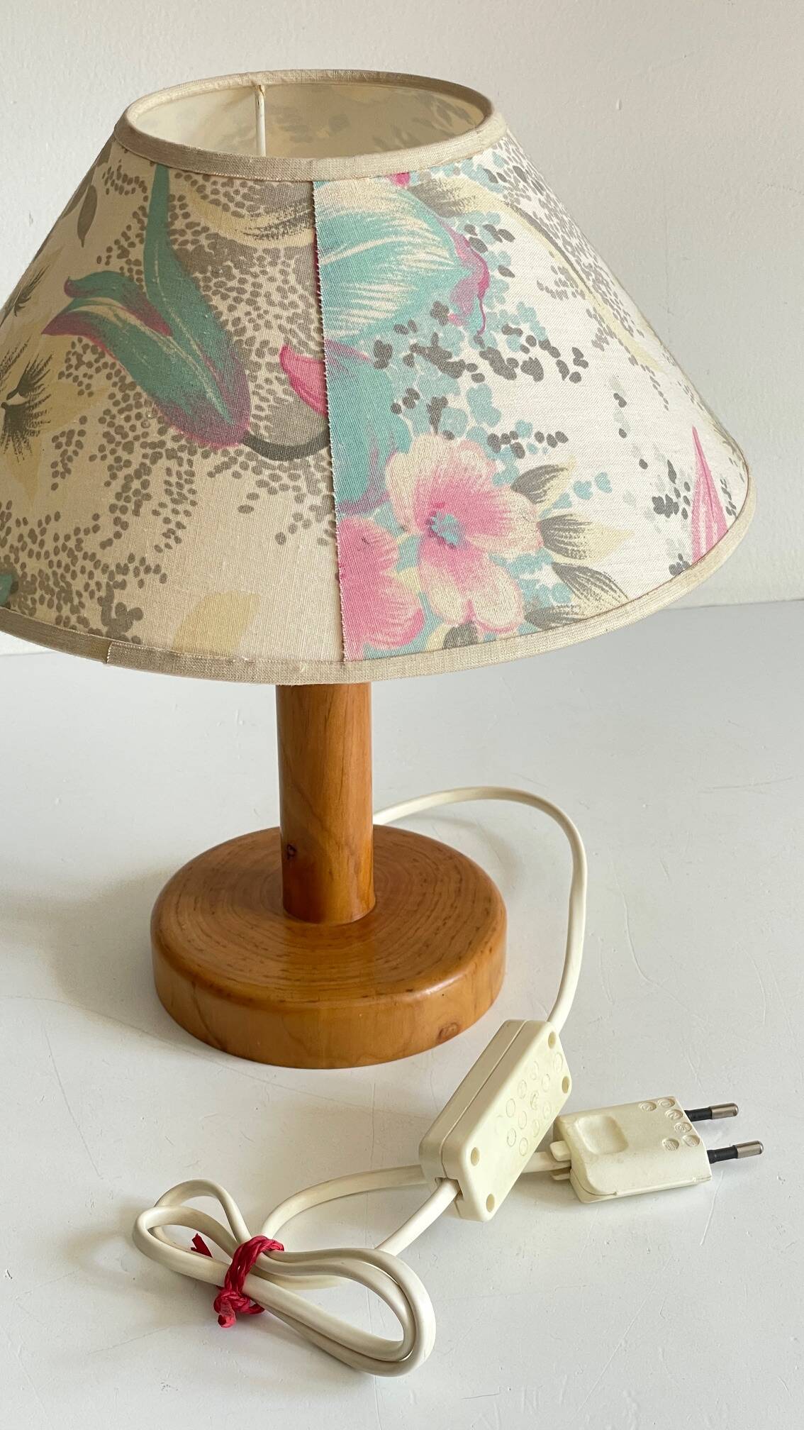 Solid pine lamp vintage garden flowers