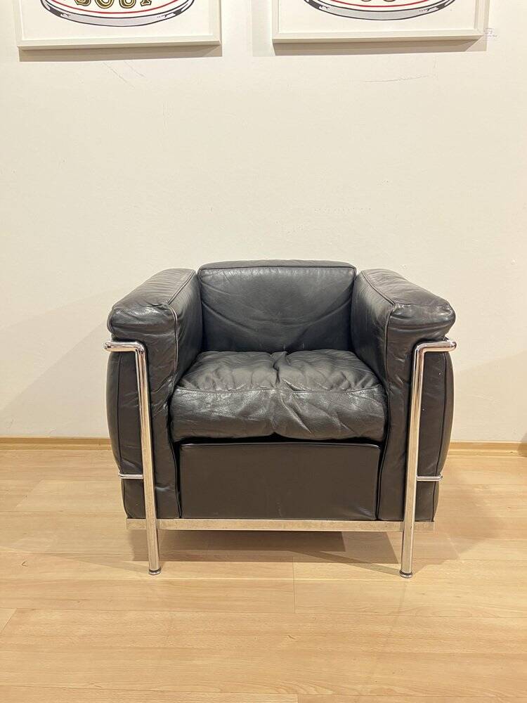 Black Leather LC2 Club Chair with Chromed Frame by Le Corbusier for Cassina, 1965