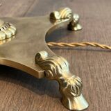 Lampadaire de parquet de style néoclassique en laiton à pieds griffes de la Maison Jansen