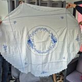 Nappe ronde et ses 8 serviettes brodées main début 20ème en percale de