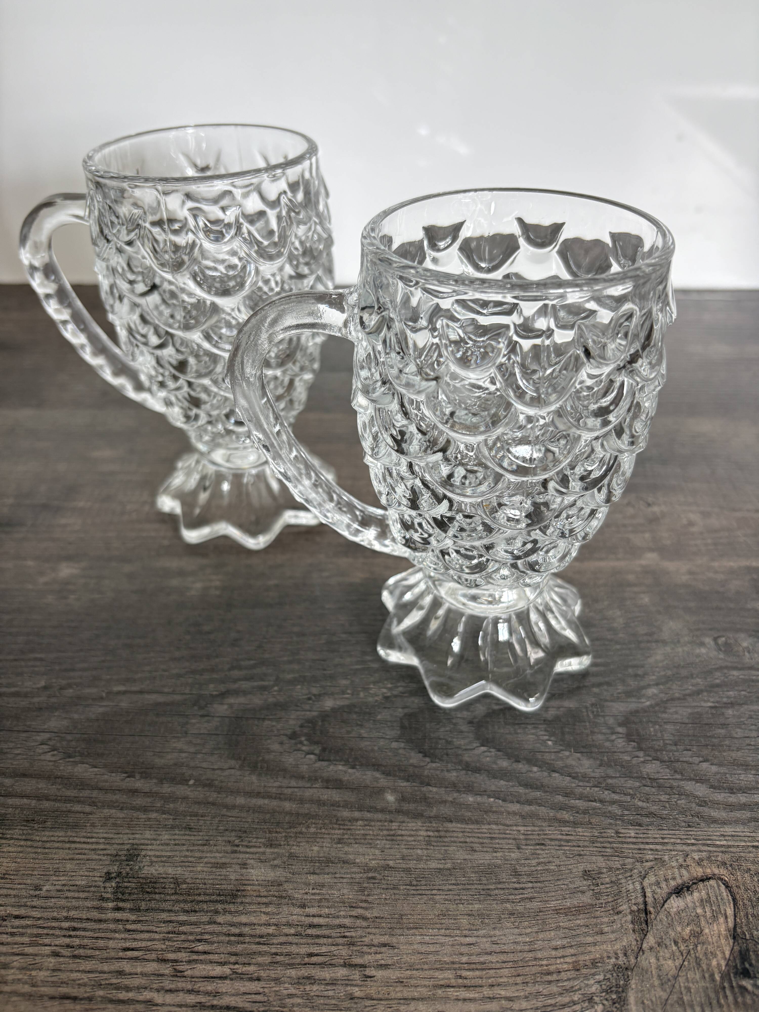 Set of 2 vintage pressed glass cups/mugs.