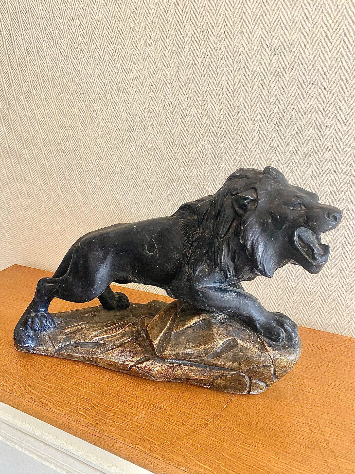 Roaring lion Art Deco signed Magioni