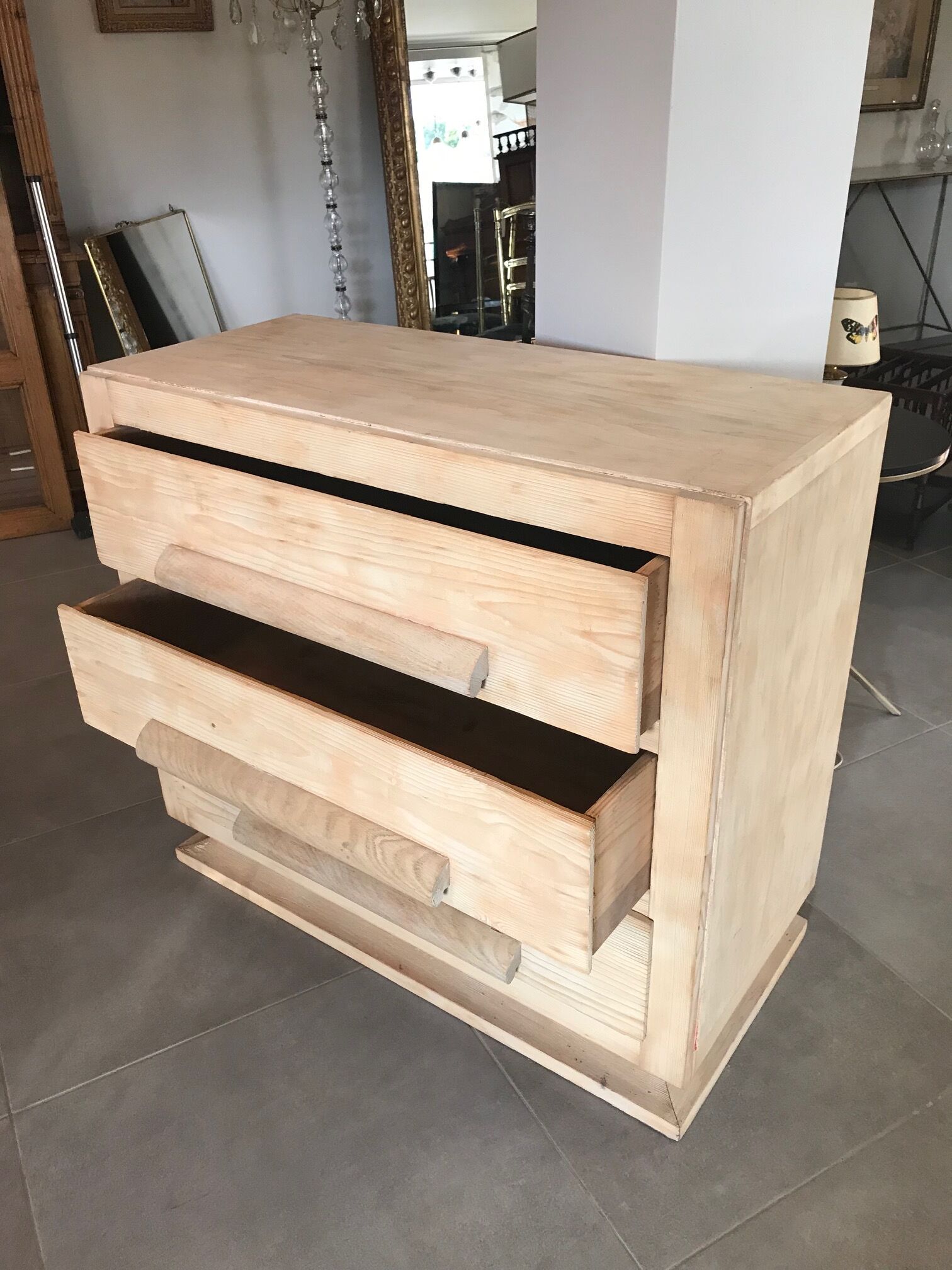 Chest of drawers in fir from the 1940s