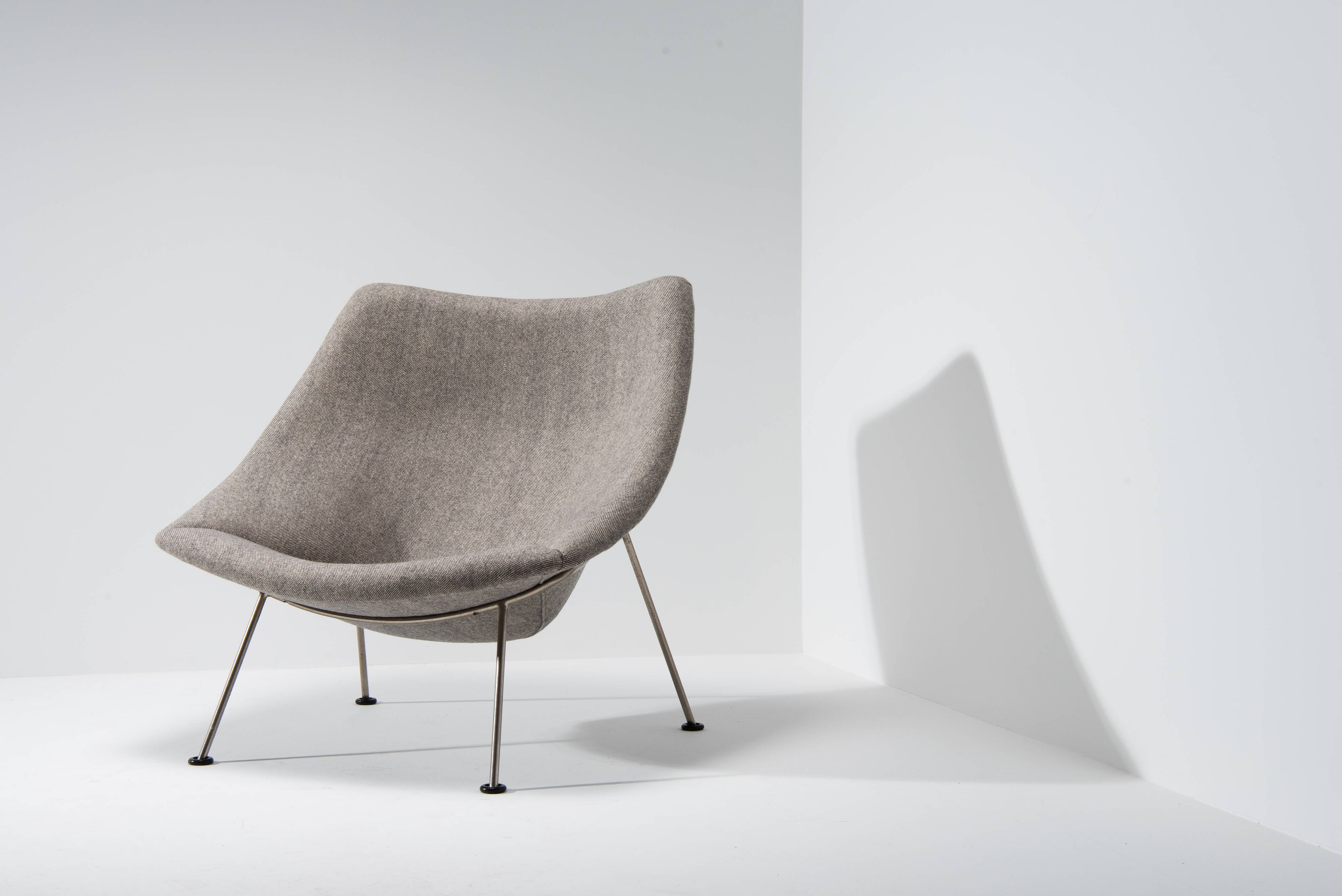Oyster chair with Ottoman - Pierre Paulin