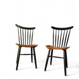 Set of 2 spindle back dining chairs, curved seating, teak wood seat, 1960s, Pastoe Holland, 1970s