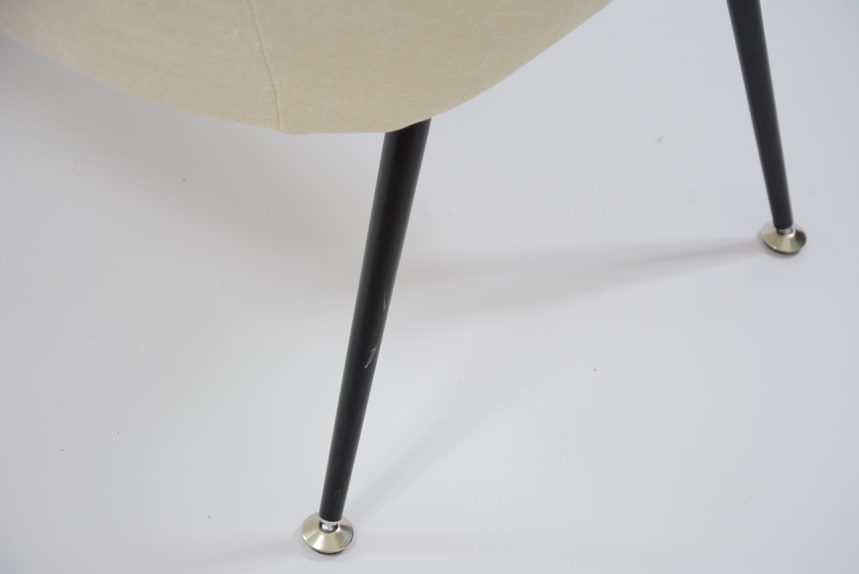 Bench 2 places shell cream