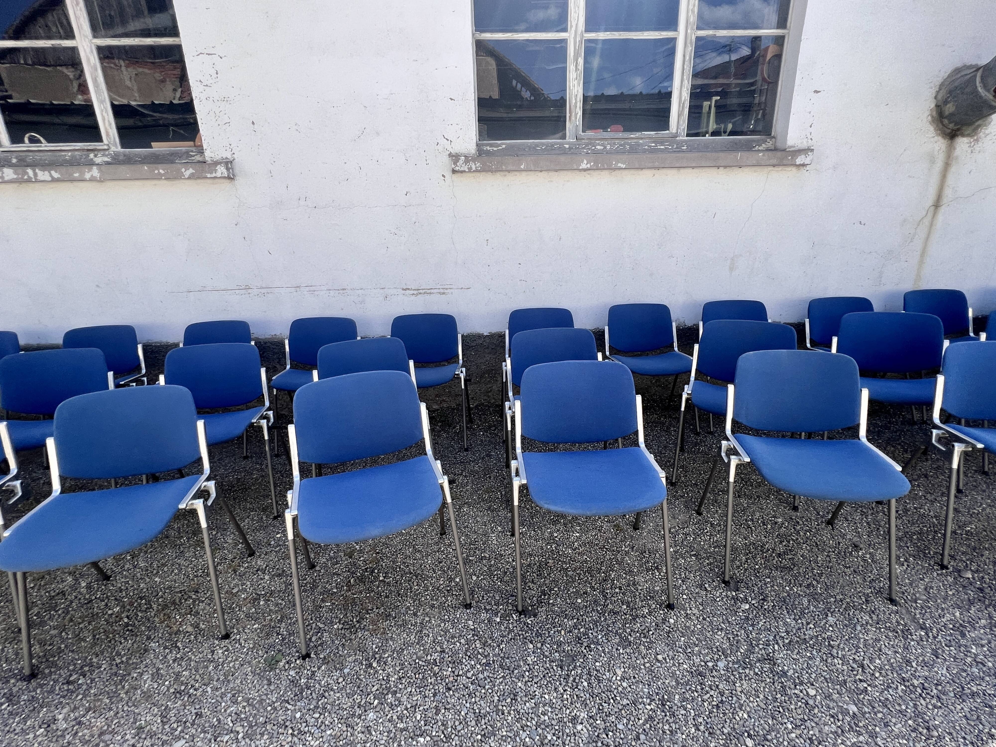 Série de 40 chaises de G. Piretti pour Castelli Anonima Castelli, Italie, années 1970